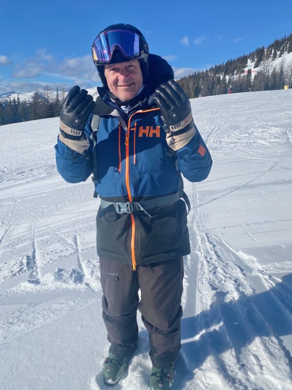 PlanetSKI Gear Reviews from Canada. Image © PlanetSKI